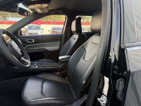 Used 2023 Jeep Compass Latitude AWD/4WD image 26