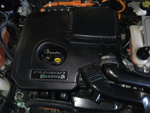 Used 2018 Ford Fusion Energi Platinum image 30