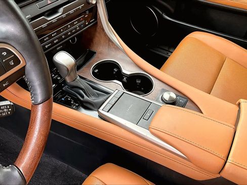 Used 2022 Lexus RX 350L FWD w/ Premium Package image 16