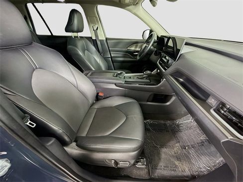 Certified 2024 Toyota Grand Highlander XLE image 29