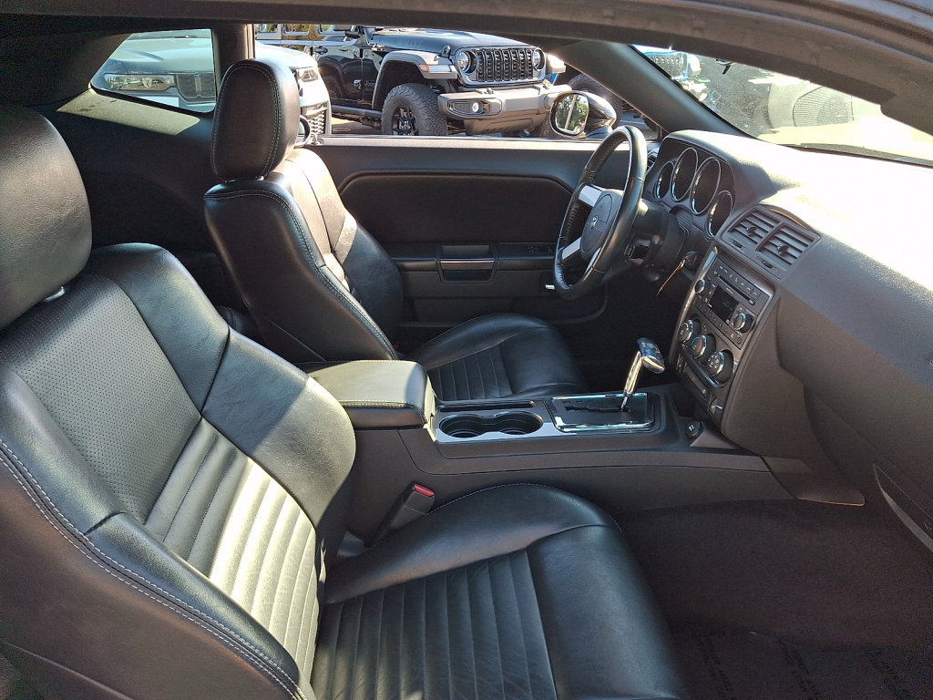 Used 2010 Dodge Challenger R/T RWD image 12