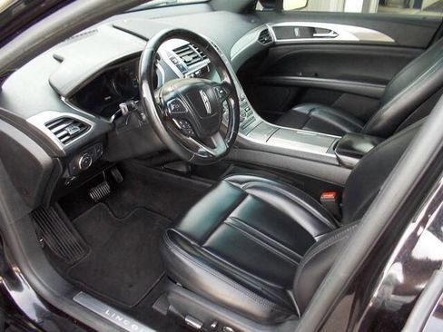 Used 2020 Lincoln MKZ image 10