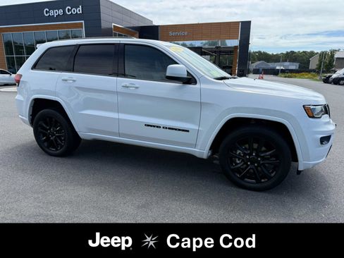Used 2021 Jeep Grand Cherokee Laredo X AWD/4WD image 1