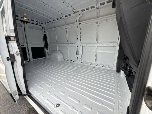 Used 2025 RAM ProMaster 2500 w/ Storage Group image 29