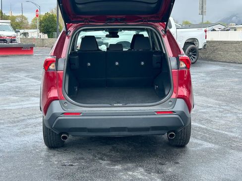Used 2024 Toyota RAV4 LE AWD/4WD image 30