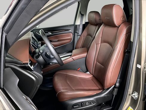 Used 2020 Buick Enclave Avenir w/ Avenir Technology Package FWD image 8