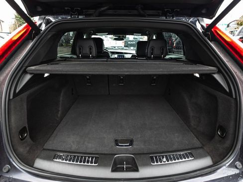 Used 2023 Cadillac XT4 Premium Luxury image 33