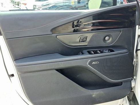 Used 2024 Lincoln Nautilus Reserve w/ Equipment Group 202A image 12