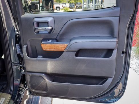 Used 2018 Chevrolet Silverado 1500 High Country AWD/4WD image 30