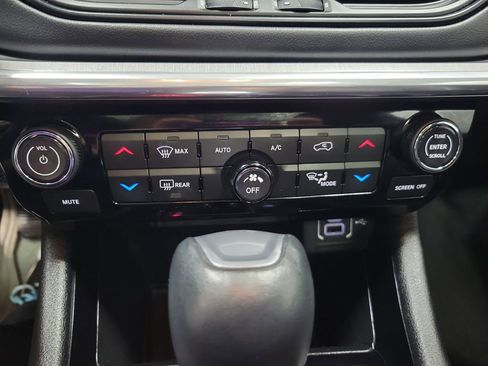 Used 2023 Jeep Compass High Altitude AWD/4WD image 37