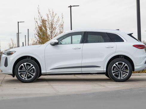 Certified 2025 Audi Q5 Premium Plus w/ Premium Plus image 6