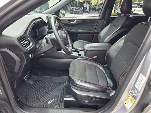 Used 2023 Ford Escape ST-Line w/ Tech Pack #1 FWD image 4