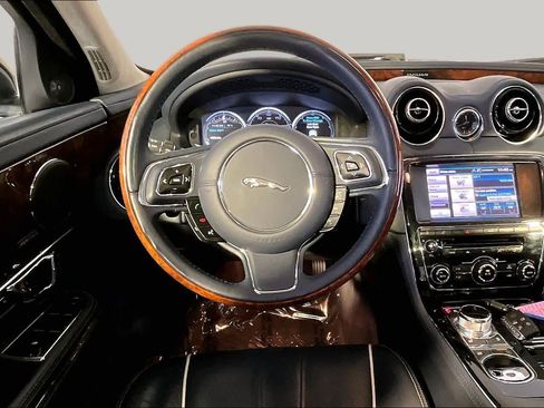Used 2014 Jaguar XJ L Portfolio AWD/4WD image 5