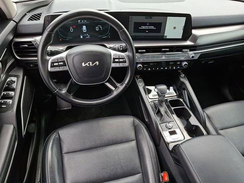 Used 2023 Kia Telluride S AWD/4WD image 2