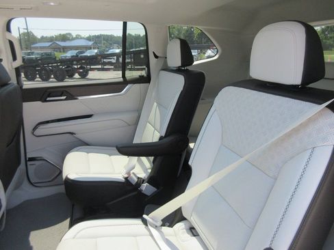 New 2026 GMC Acadia Denali w/ Super Cruise Package image 14