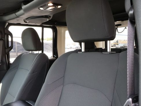 Used 2022 Jeep Wrangler Unlimited Sport AWD/4WD image 13