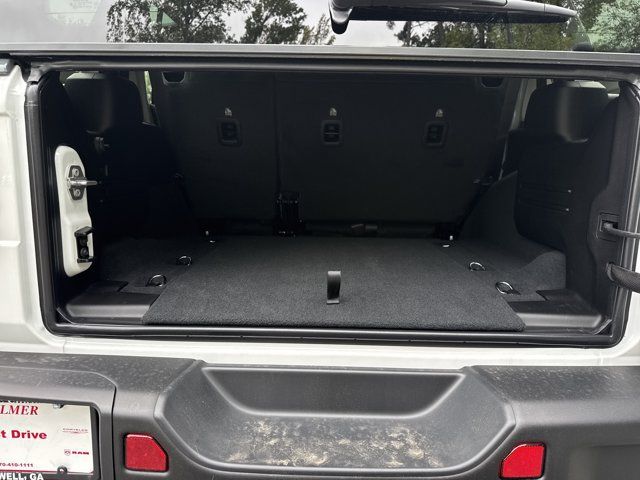 New 2026 Jeep Wrangler Unlimited Rubicon w/ Rockslide Package AWD/4WD image 18