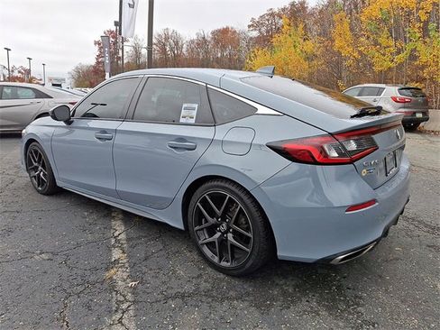 Used 2023 Honda Civic Sport Touring image 4