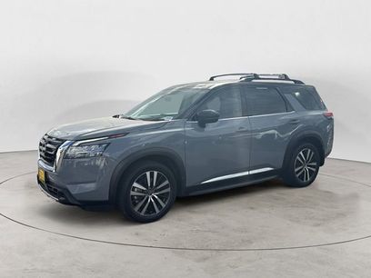 Used 2023 Nissan Pathfinder Platinum w/ Cargo Package