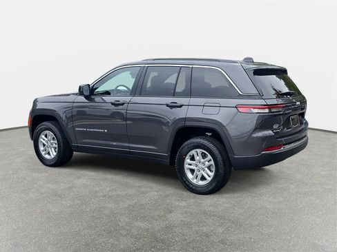 New 2025 Jeep Grand Cherokee Laredo image 7