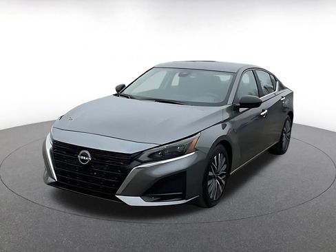 Used 2025 Nissan Altima 2.5 SV image 7