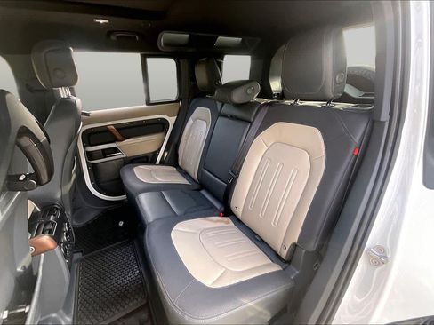 Used 2022 Land Rover Defender 110 X-Dynamic HSE AWD/4WD image 21