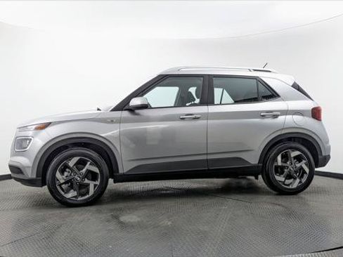 Used 2026 Hyundai Venue SEL FWD image 3