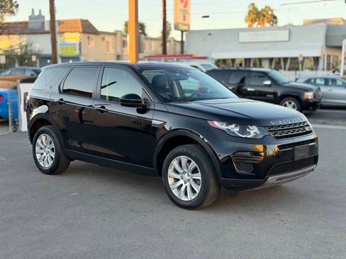 Used 2018 Land Rover Discovery Sport SE image 17