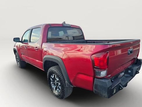 Used 2019 Toyota Tacoma TRD Off-Road AWD/4WD image 3