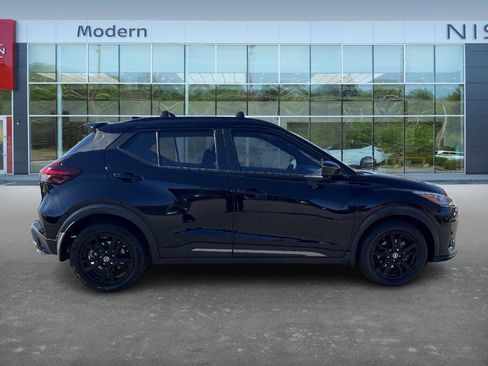 Certified 2021 Nissan Kicks SR w/ Interior Electronics Package image 4