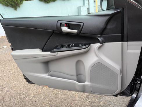 Used 2014 Toyota Camry LE FWD image 20