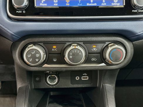 Used 2025 Nissan Versa SV FWD image 23