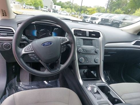 Used 2018 Ford Fusion S FWD image 15