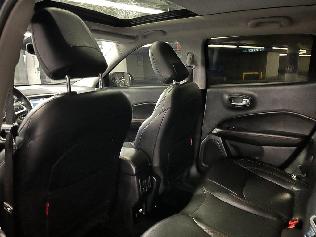 Used 2019 Jeep Compass Trailhawk w/ Leather Interior Group AWD/4WD image 21