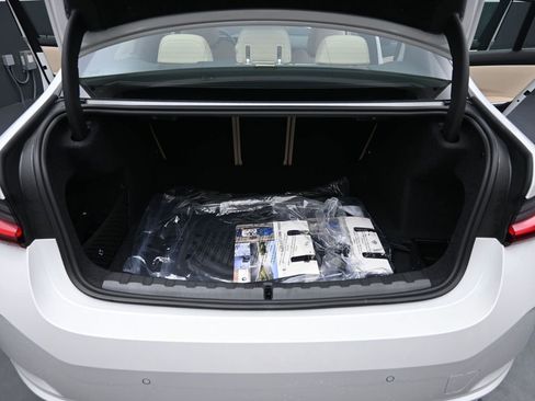 New 2026 BMW 330i Sedan w/ Premium Package RWD image 27