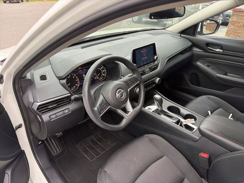 Used 2019 Nissan Altima 2.5 S FWD image 4