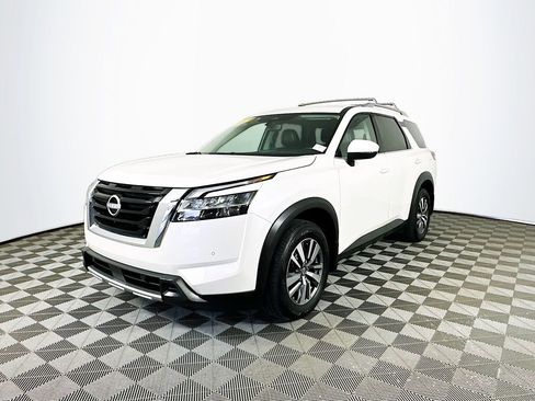 Certified 2024 Nissan Pathfinder SL AWD/4WD image 6
