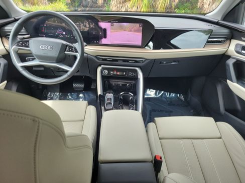 Used 2025 Audi Q5 Premium Plus w/ Premium Plus AWD/4WD image 12