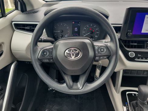Certified 2025 Toyota Corolla Cross L FWD image 13
