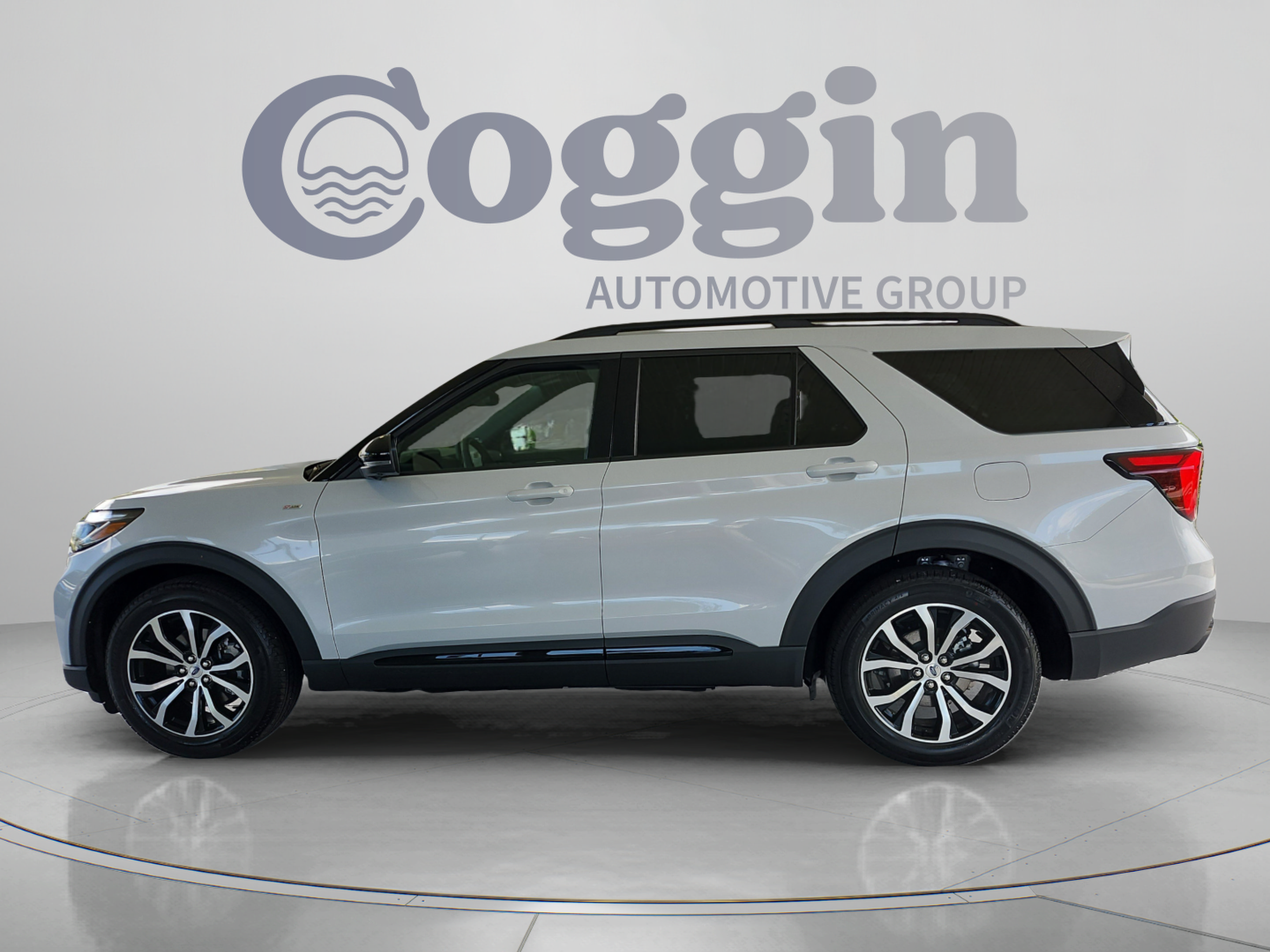 New 2026 Ford Explorer ST-Line w/ Premium Package RWD image 2