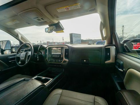Used 2015 GMC Sierra 2500 Denali image 13