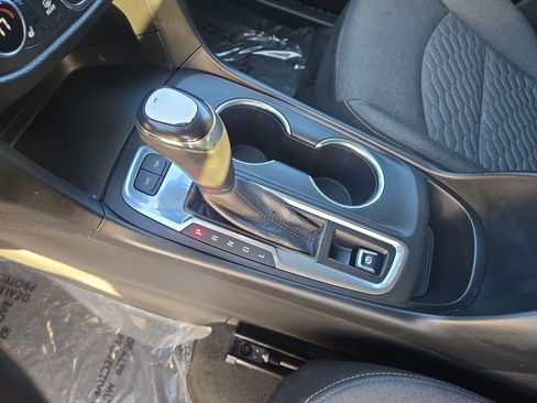 Used 2019 Chevrolet Equinox LT image 26