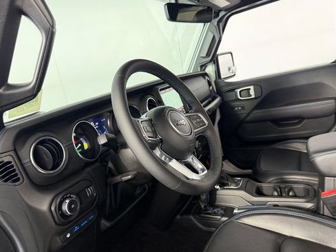 Used 2023 Jeep Wrangler Unlimited Rubicon 4xe AWD/4WD image 22