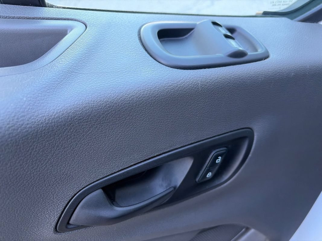 Used 2022 Ford Transit 250 Medium Roof RWD image 8