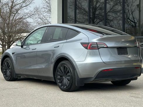 Used 2024 Tesla Model Y Long Range image 7