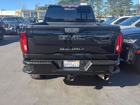 Used 2021 GMC Sierra 2500 Denali w/ Denali Black Diamond Edition image 26
