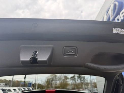 Used 2024 Hyundai Kona Limited AWD/4WD image 10