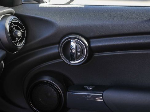 Used 2022 MINI Cooper 4-Door Hardtop image 21