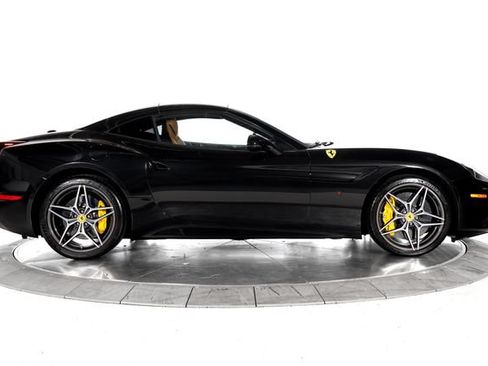 Certified 2016 Ferrari California T RWD image 11