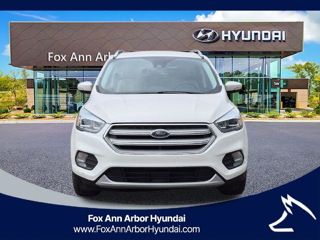 Used 2018 Ford Escape Titanium w/ Ford Safe & Smart Package FWD image 8